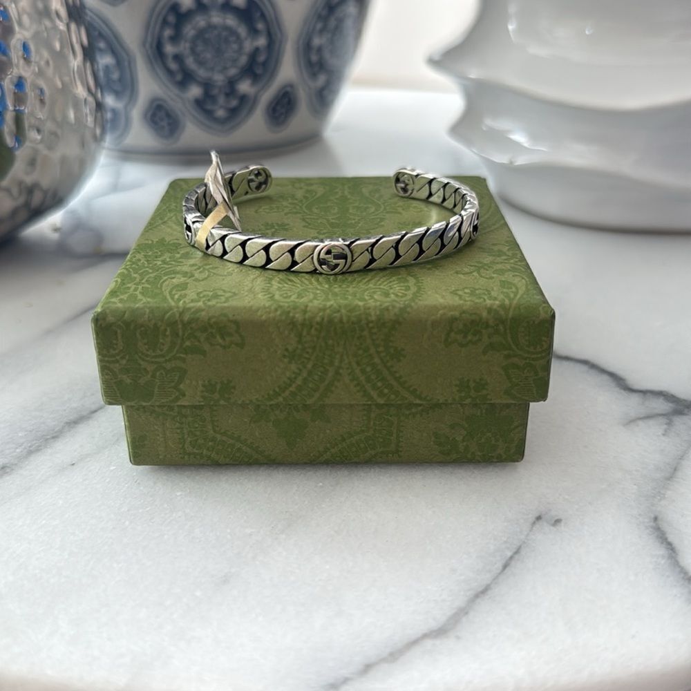 GUCCI INTERLOCKING BRACELET - Picture 4 of 9